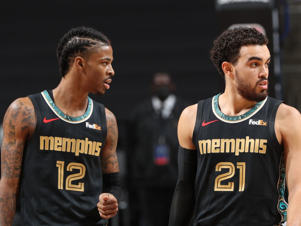  莫兰特压哨跳投命中灰熊一分险胜马刺保第六